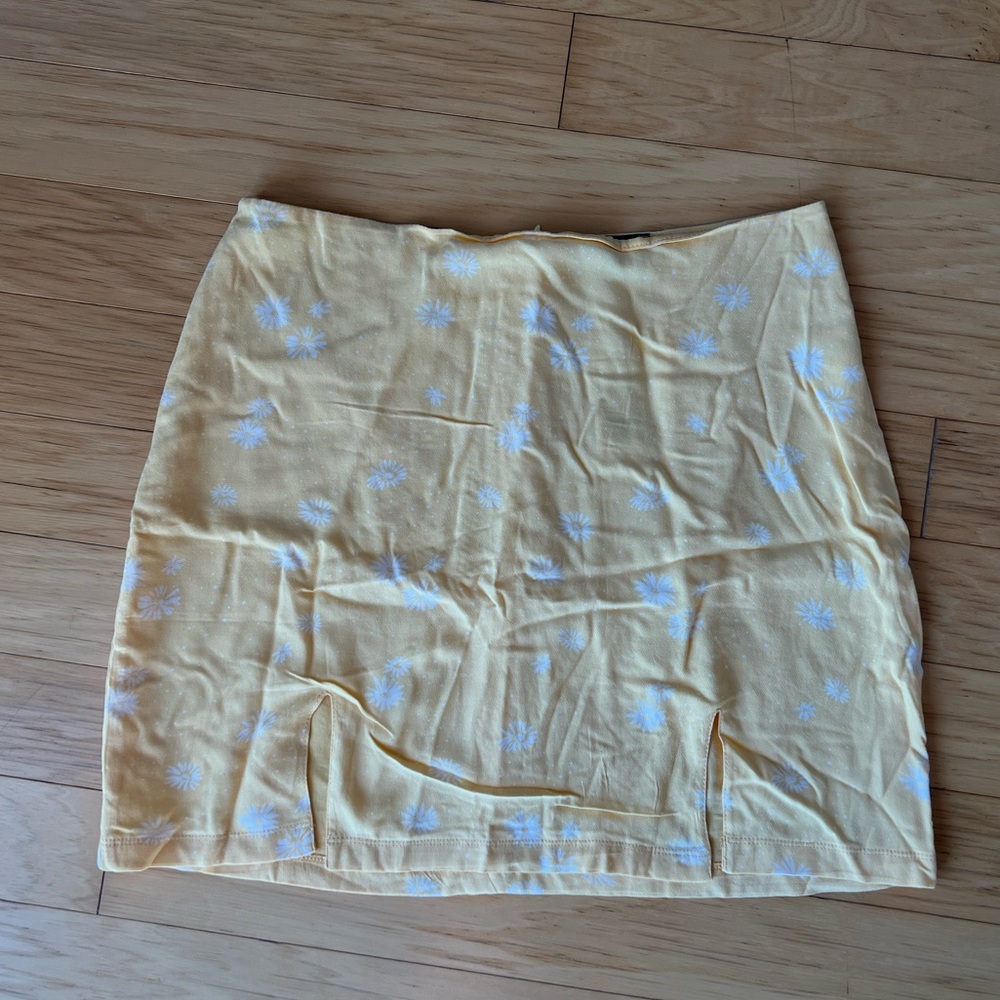 Yellow mini skirt